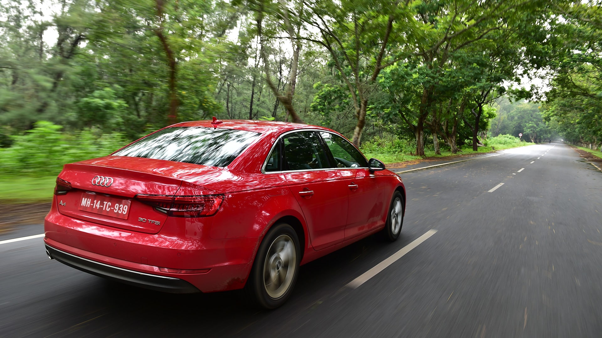 Audi A4 2016 30 TFSI Technology Exterior